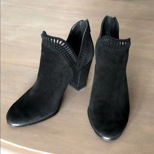 Vince Camuto Fileana